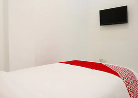 Monalisa Residence And Cafe by OYO Rooms