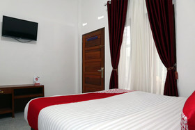 Penginapan Eby by OYO Rooms