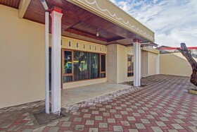 Suri Guest House Syariah by OYO