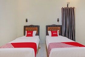 Suri Guest House Syariah by OYO