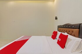 Suri Guest House Syariah by OYO