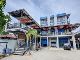 Zaara Guest House Syariah by OYO Rooms