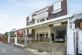 Ferezsa Kost Syariah By OYO