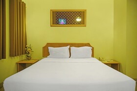 Super OYO Collection O 92690 Hotel Limas