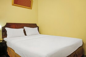 Super OYO Collection O 92690 Hotel Limas