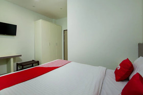 Wisata Hotel by OYO Rooms