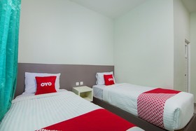 Wisata Hotel by OYO Rooms