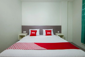Wisata Hotel by OYO Rooms