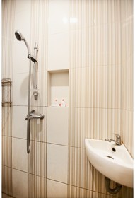 Wisata Hotel by OYO Rooms