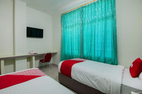 Wisata Hotel by OYO Rooms