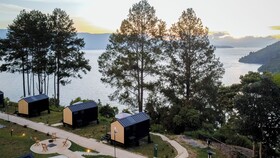 Bobocabin Patra Parapat Toba