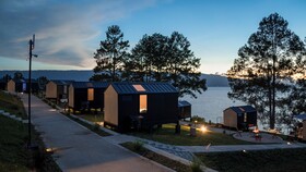 Bobocabin Patra Parapat Toba