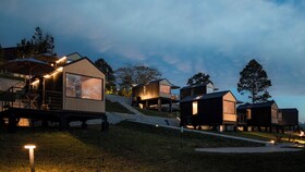 Bobocabin Patra Parapat Toba
