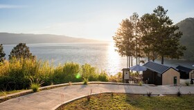 Bobocabin Patra Parapat Toba
