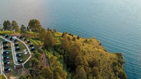 Bobocabin Patra Parapat Toba