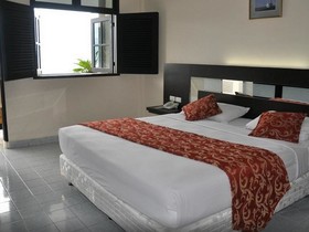 Danau Toba International Cottage