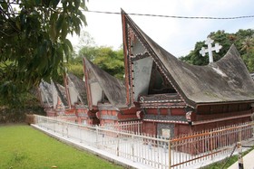 Hotel Pandu Lakeside Tuktuk