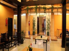 Hotel Sing A Song
