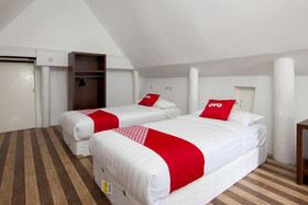 Dg Inn by OYO Rooms