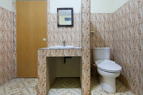 Thyesza Hotel by OYO Rooms