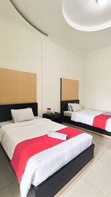 Esther Hotel