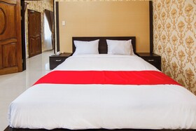 Esther Hotel