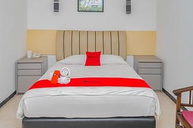 Belva Hotel by RedDoorz