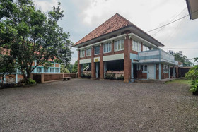 RedDoorz Syariah @ Cisarua Puncak Bogor