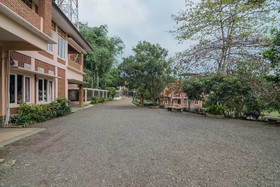 RedDoorz Syariah @ Cisarua Puncak Bogor