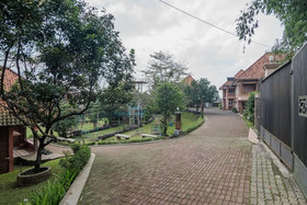 RedDoorz Syariah @ Cisarua Puncak Bogor