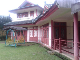 Villa Kota Bunga Azalea