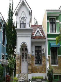 Villa Kota Bunga Azalea