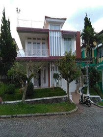 Villa Kota Bunga Azalea