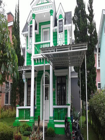 Villa Kota Bunga Azalea