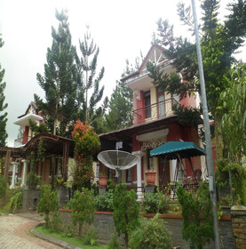 Villa Kota Bunga Azalea