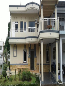 Villa Kota Bunga Azalea