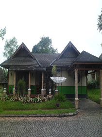 Villa Kota Bunga Azalea