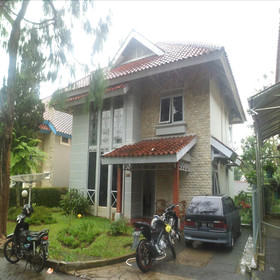 Villa Kota Bunga Azalea