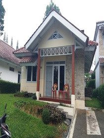 Villa Kota Bunga Azalea