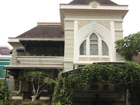 Villa Kota Bunga Azalea