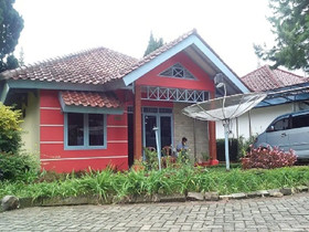 Villa Kota Bunga Azalea
