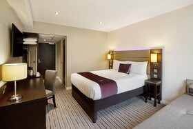 Premier Inn Dublin City Centre (Temple Bar) Hotel