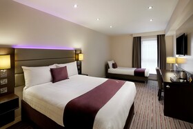 Premier Inn Dublin City Centre (Temple Bar) Hotel