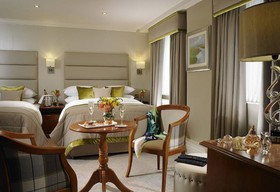Buswells Hotel