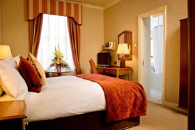 Buswells Hotel