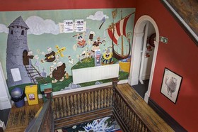 Kinlay House Hostel