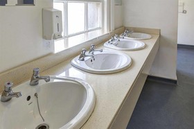 Kinlay House Hostel