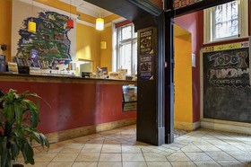 Kinlay House Hostel