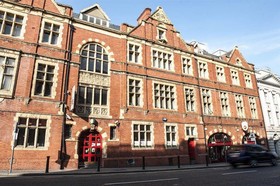 Kinlay House Hostel