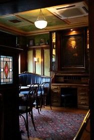 O'Neills Victorian Pub & Townhouse